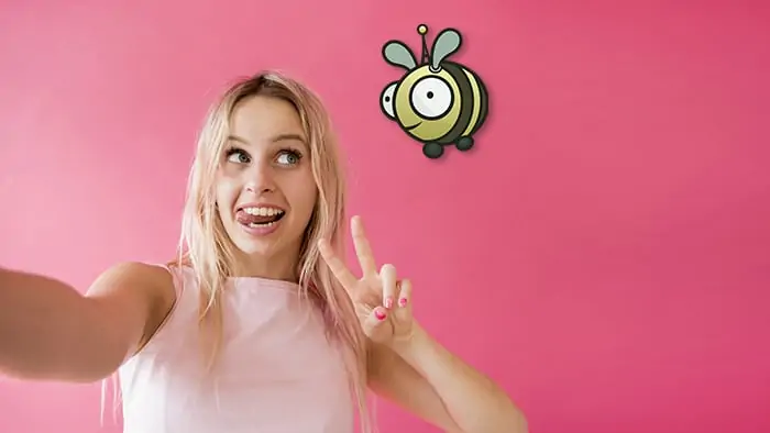 - digital marketing for growing businesses by honeypot marketing influencer with pink background