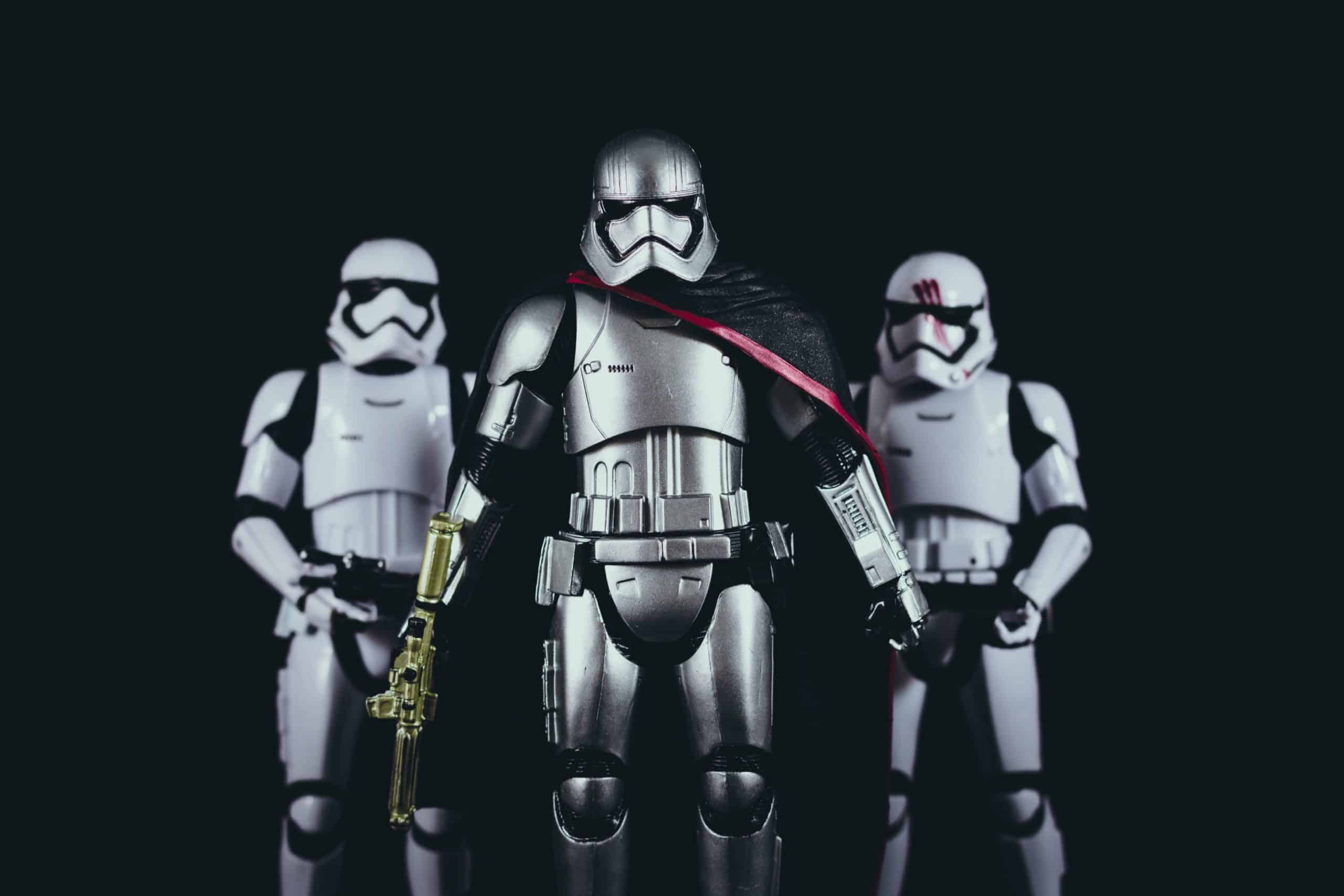 image of star wars cptain Phasma and stormtroopers